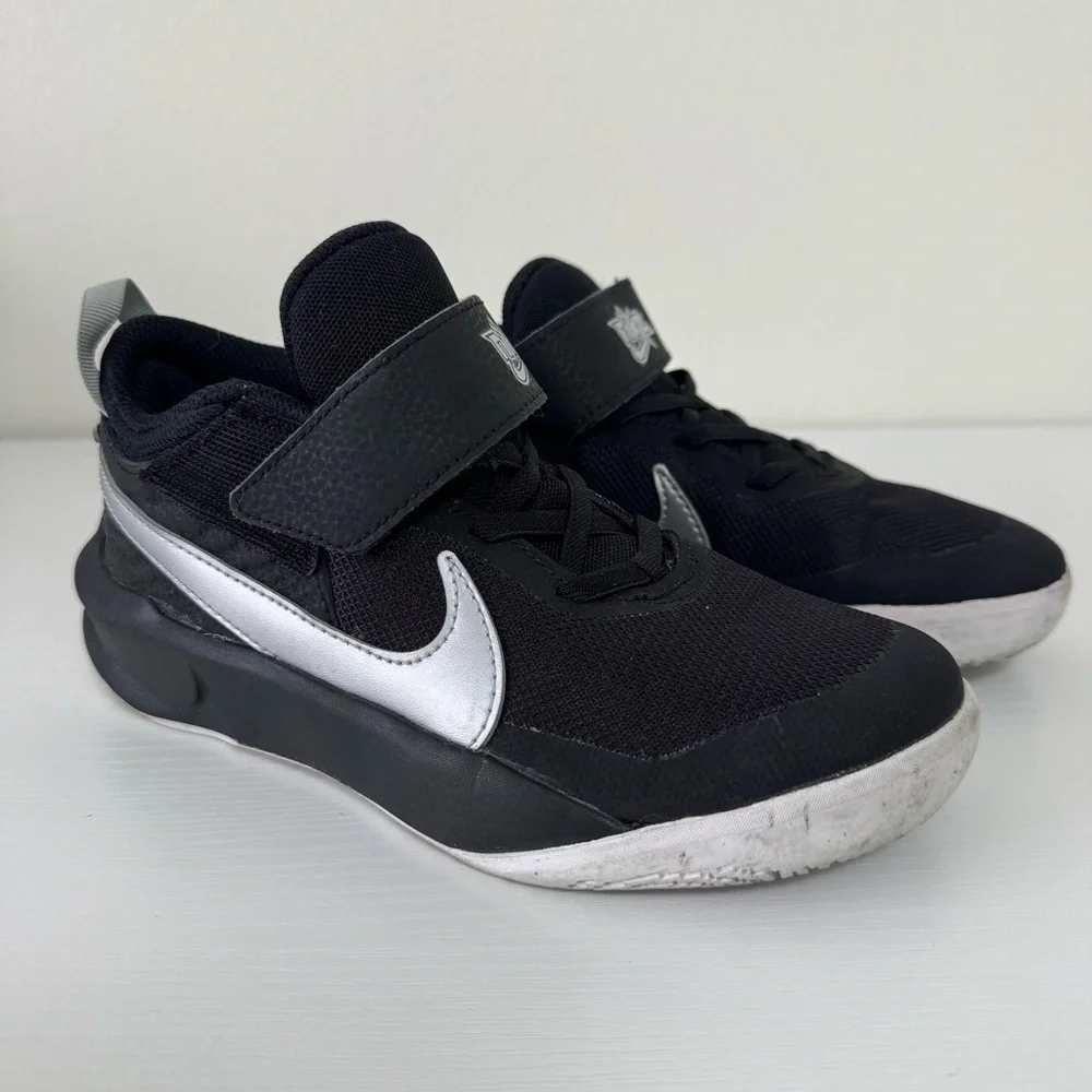 Kids Nike Black and Silver Athletic Shoes, Size 2Y